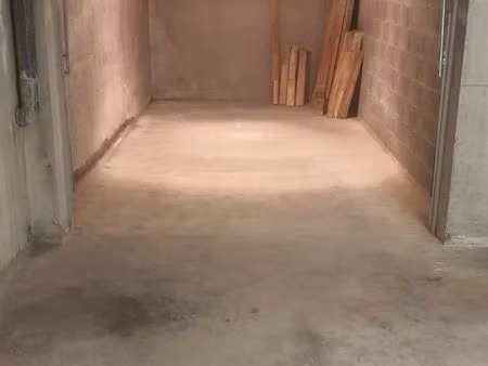 box fermé en sous-sol