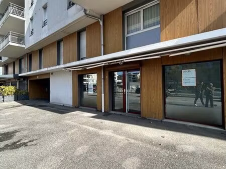 local commercial 34 m² meythet