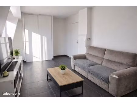 studio avec terrasse