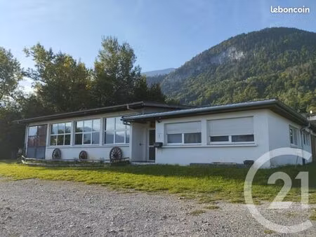 local industriel 397 m²