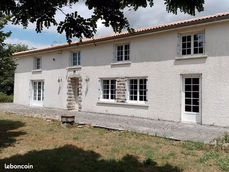 grande maison familiale rénovée – lumineuse  au calme avec dépendances
