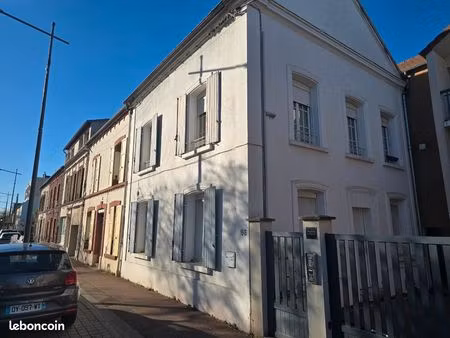 immeuble 300m de la grande gare de mantes-la-jolie avec pkgs