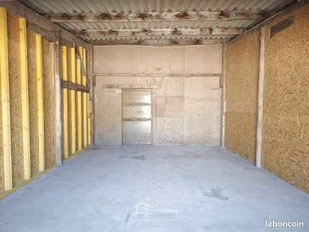 parking/box 1 pièce 39 m²