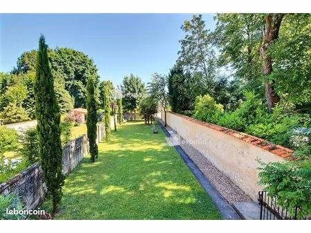 maison 9 pièces 207 m²