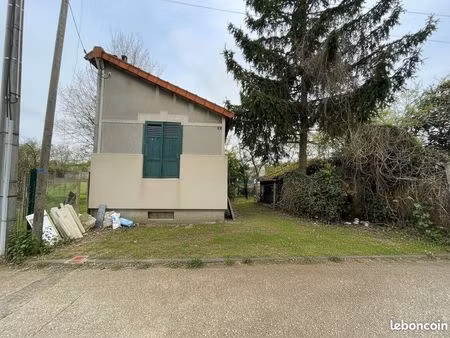 terrain 1 pièce 302 m²