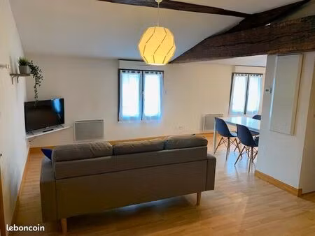 appartement t2 meublé avec parking – hyper centre de niort