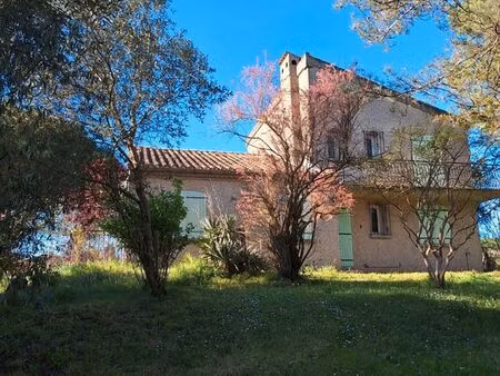 maison . 6 pièces . 148m2