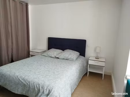 location d’une chambre meublée chez l’habitant de 15 m² dans une maison spacieuse (150 m² 