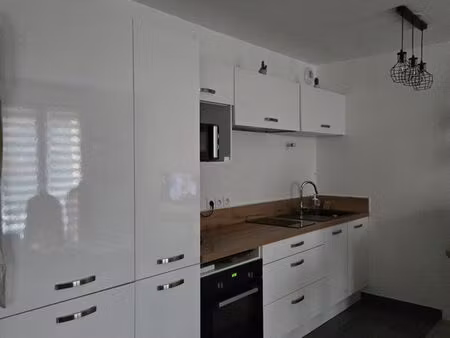 grand studio avec parking et cave