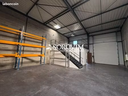 local bureaux 197 m²