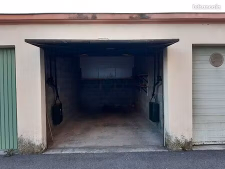 garage fermé 16m2