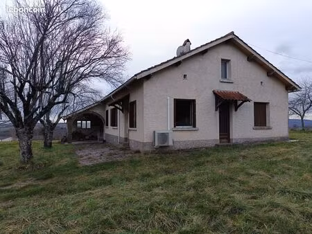 maison t4 sur terrain arboré de 2800 m2