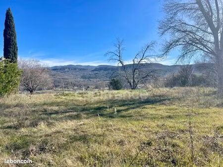 terrain 1 800 m² apt