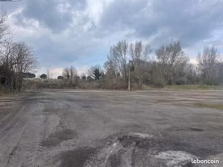 à vendre terre constructible/parking