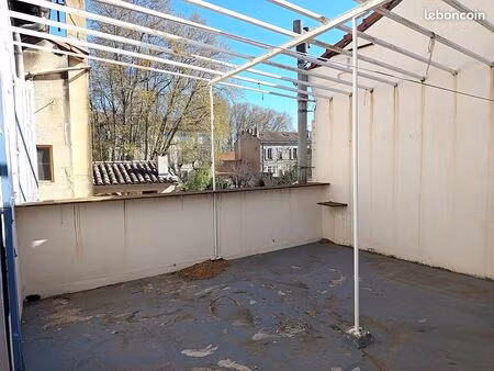 appartement t3 83 avec terrasse et grenier 83m²