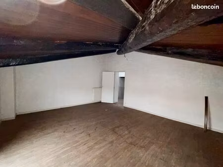 appartement t3 à rénover 78 m² — deux chambres avec salle d'eau privative — courthézon