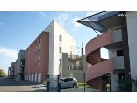 lot de 2 appartements + 2 garages