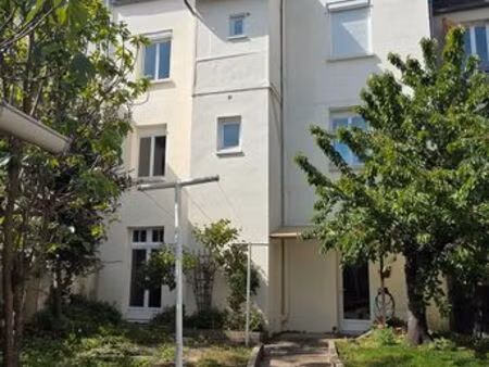 ensemble immobilier à fort potentiel : maison 6 chambres + dépendance aménageable