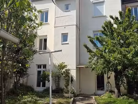 ensemble immobilier à fort potentiel : maison 6 chambres + dépendance aménageable