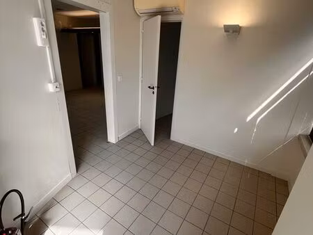 boutique/bureaux 58m² violay
