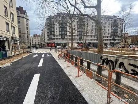 local commercial 140 m²