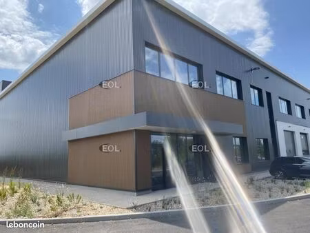 local d'activité 608 m²