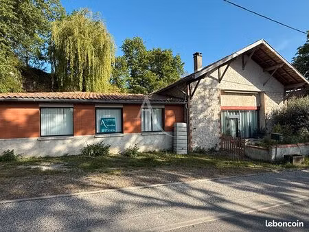 maison 6 pièces 220 m²