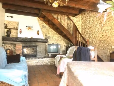 maison mitoyenne en pierre avec terrain – – corveissiat