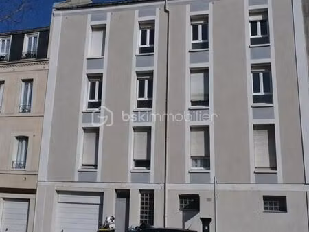 immeuble 14 pièces 365 m²