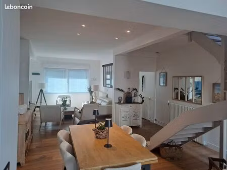 très belle maison de ville à la plage de fécamp