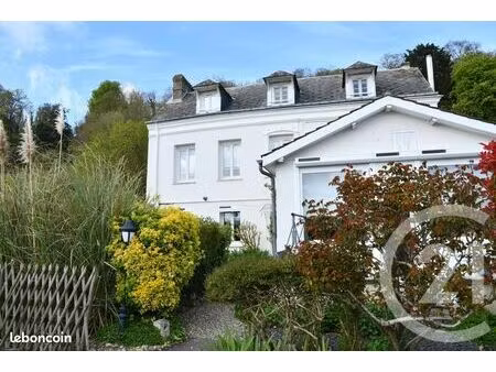 propriété 6 pièces 158 m²