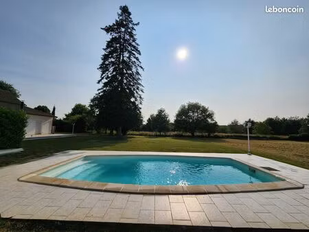 grande maison familiale au calme