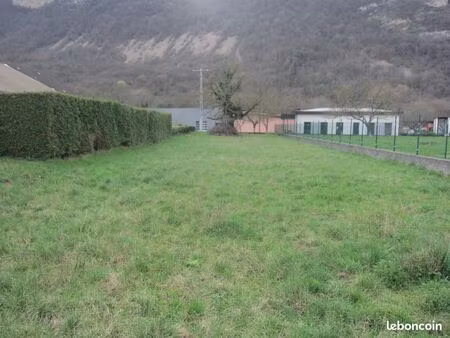 terrain 666m2 - torcieu