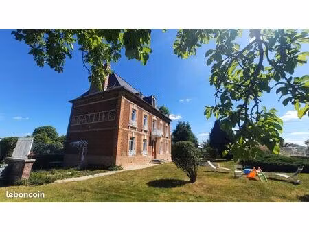 maison 9 pièces 270 m²