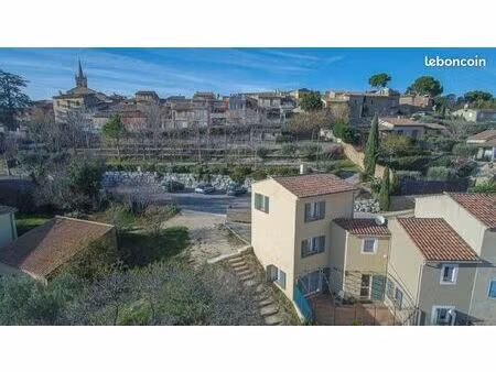 maison avec vue dans le beau village de villars