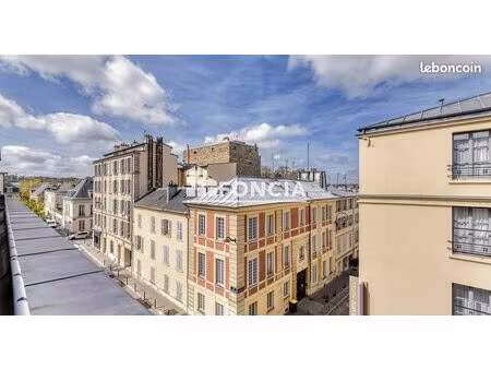 versailles montbauron – dernier étage – 2 chambres – parking