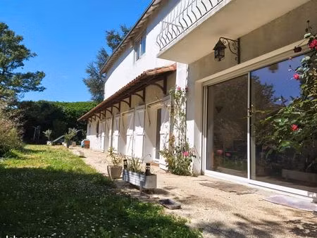 maison 9 pièces 316 m²