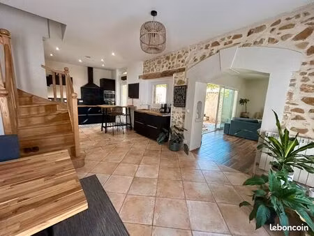 maison de ville 180 m² avec cour
