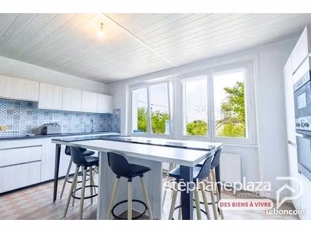 maison 7 pièces 204 m²