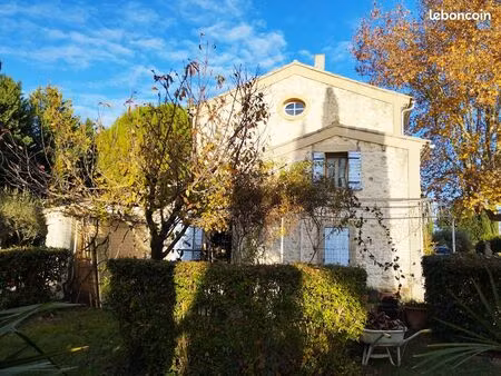 loft/atelier/surface 7 pièces 260 m²