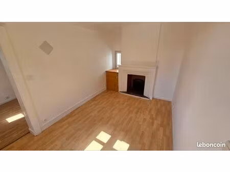 f2 pl centre vieux marche plus sud