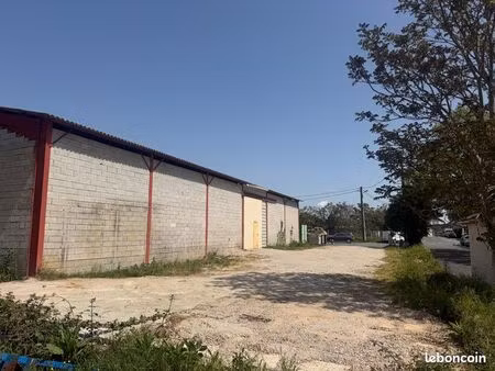 entrepôt / garage / local