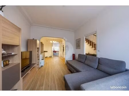 maison 6 pièces 151 m²