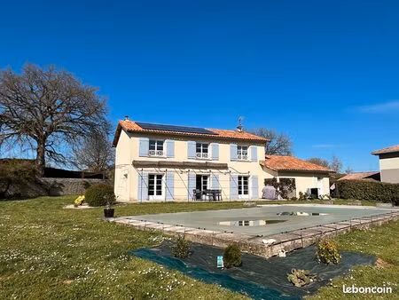 propriété 8 pièces 194 m²