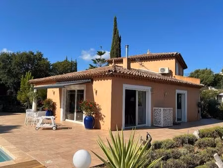 villa 220 m2 sur 1200 m2