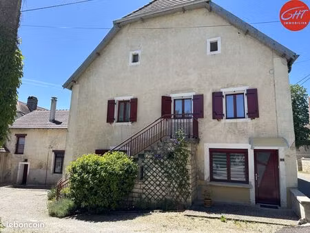 maison 8 pièces 225 m²