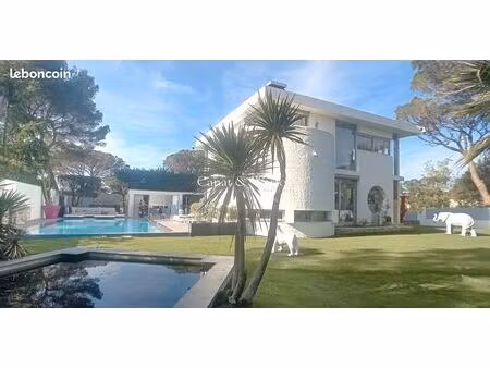 villa 6 pièces 210 m²