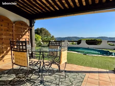 particulier loue grand studio dans villa privée avec terrasse et parking