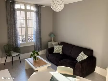 f2 meublé centre ville / hotel de ville / coty 34 m2