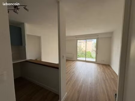 appartement t2 lumineux 35 m2 - 2 balcons + parking